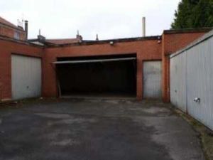 Garage  entrepôt  300 m²