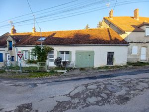 Au coeur d'un village calme et authentique. Maison ancienne