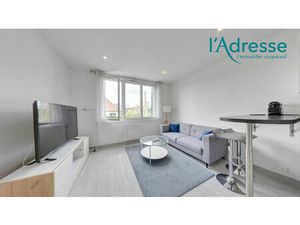 Vente immeuble 10 pièces  210.00m²  Noisy