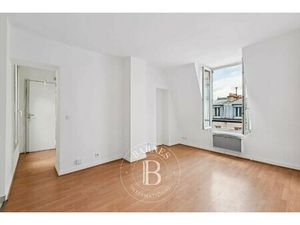 Paris 7e - Bon Marché - Dernier étage - Ascenseur - Calme et lumineux