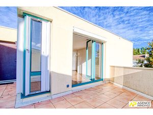 Versailles Glatigny - Appartement 4 pièces 88 m2 situé au 2e et dernier étage avec terrass