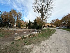 Vente demeure de prestige 20 pièces  500.00m²  Arles