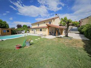 Vente Maison Piscine à Mornand-en-Forez (42600) : à vendre Piscine / 140m² Mornand-en-Fore