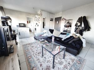 Appartement T1bis + parking couvert à Bourran