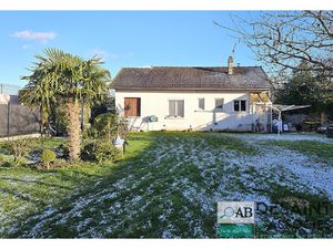 Maison indépendante 64m2 2 chambres terrain 1 049m2