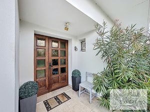 Propriété de charme aux multiples possibilités 10 pièces