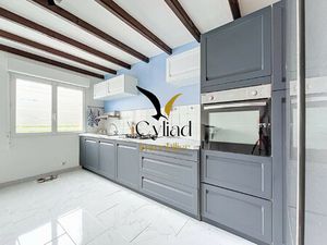 Maison pierre T3 avec garage en bord de mer