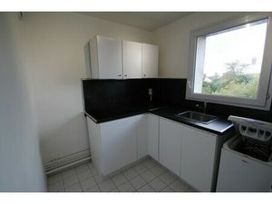 Grand studio avec cuisine indépendante