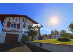 MAISON AUTHENTIQUE BASQUE DE 150 M2 AVEC APPARTEMENT T3 INDEPENDANT DE 93 M2 ET COMBLES AM