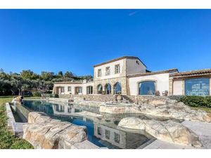 Bastide en pierre exposée plein sud avec vues mer panoramiques