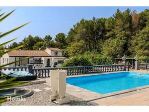 Villa de plain-pied avec dépendance sur 3 500 m² de terrain – Évenos