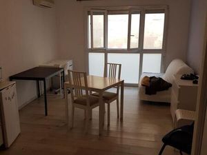 Location appartement 1 pièce 24 m² à Arles (13104)