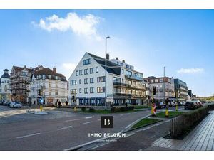 Lichtrijk appartement met parking nabij het strand