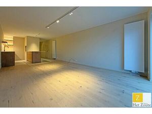 Gerenoveerd app - vlakbij Zeedijk - inclusief staanplaats