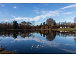 Propriété d’exception en Sologne – 21 hectares avec étang de 5 hectares et pavillon récent