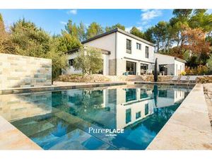 Quartier recherché : maison contemporaine T6 197 m² sur terrain de 1290 m² avec piscine et