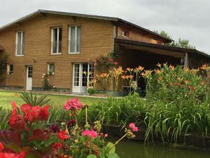 Nouvelle maison moderne en bois