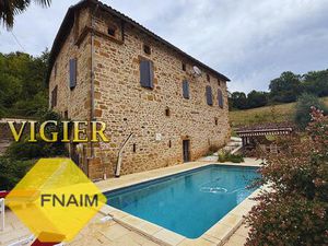 Ensemble immobilier de caractère 288 m²