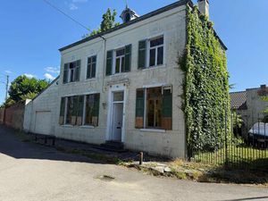 Maison à vendre avec terrasse et jardin   Arbre (VBD67966)