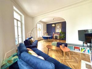 Superbe appartement style haussmannien rénové – 120 m² – 3 chambres et mezzanine – Balcon 
