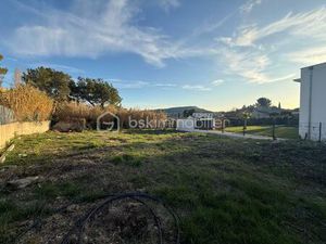 Terrain de 810 m² à Ventabren