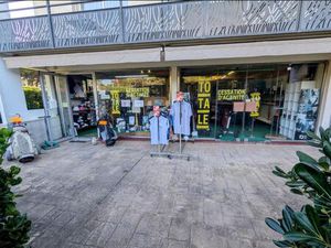 Local commercial – Enceinte d’un golf – À 200 m de la plage