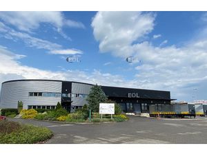 A LOUER / A VENDRE- entrepôt et bureaux de 1 258 m² - SCHWEIGHOUSE SUR MODER (67)