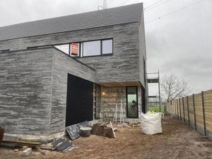 Villa te huur in Oosteeklo