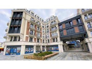 LOCAL COMMERCIAL AVEC EXTRACTION - 276 m²