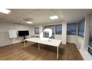 A LOUER  BUREAUX EN TRES BON ETAT