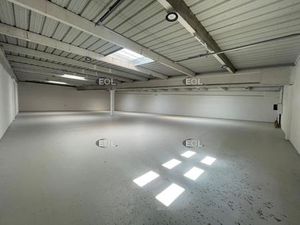 A VENDRE - Local d'activité à 697 m² à Coignères (78)