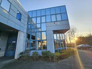 À louer : local d'activité de 217 m² à Fresnes (94)