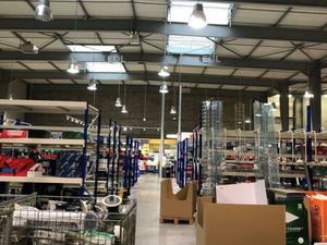 A LOUER A BOBIGNY : LOCAL D'ACTIVITE/STOCKAGE AVEC UNE PORTE A QUAI ET UNE PORTE DE PLAIN 