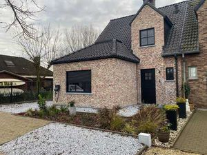 Huis te koop in Ruisbroek met 3 slaapkamers