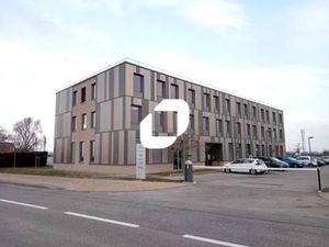 A LOUER  Bureaux récents / proche axes autoroutiers