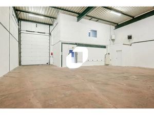 Locaux d'activités avec bureaux proche A1  A3 et A104