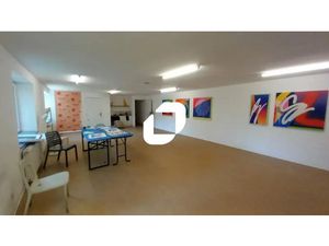 A LOUER  LOCAUX AVEC JARDIN