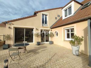 Maison 203 m²  10 pièces  Terrain 960 m².