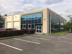 A LOUER : Local d'activités de 478 m²