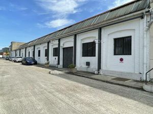 A LOUER : Local d'activités de 415 m²