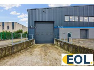 A louer - immeuble indépendant d'activité/stockage de 2 505 m²