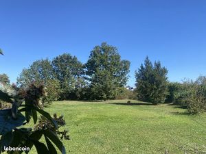 Beau terrain arboré cadre exceptionnel