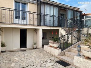 Villa 3 pièces 140 m²