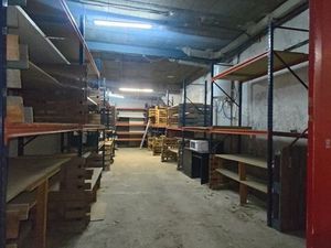 Loue entrepôt pour stockage