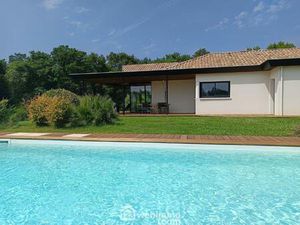 Maison d'architecte exceptionnelle avec piscine  au calme absolu.