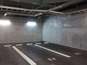 Place de parking sous terrain sécurisé