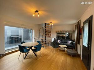 Maison de ville avec terrasse/ meublé haut de gamme/ centre ville