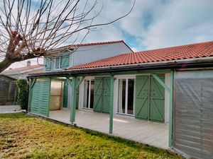 Opportunité 2 en 1 : Jolie maison dans quartier résidentiel + T2