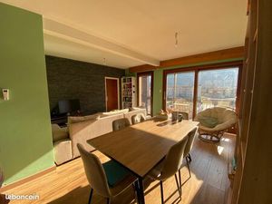 T4 lumineux de 80 m² avec balcon – Quartier calme – Aigueblanche