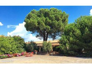 Rez de jardin T2 avec terrasse parking calme